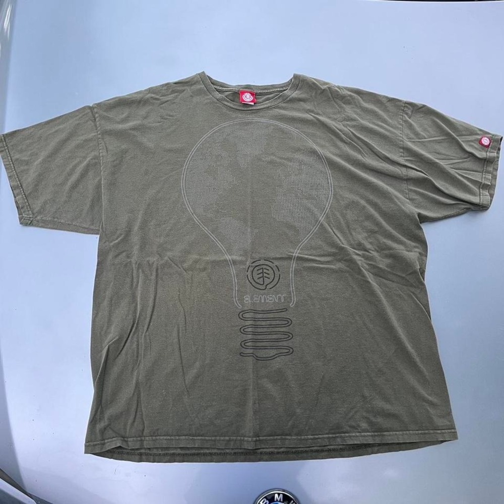 Vintage Element big print tshirt